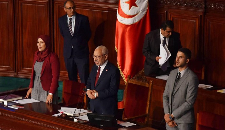 ’تبادل الشتائم’ في برلمان تونس بشأن فرنسا