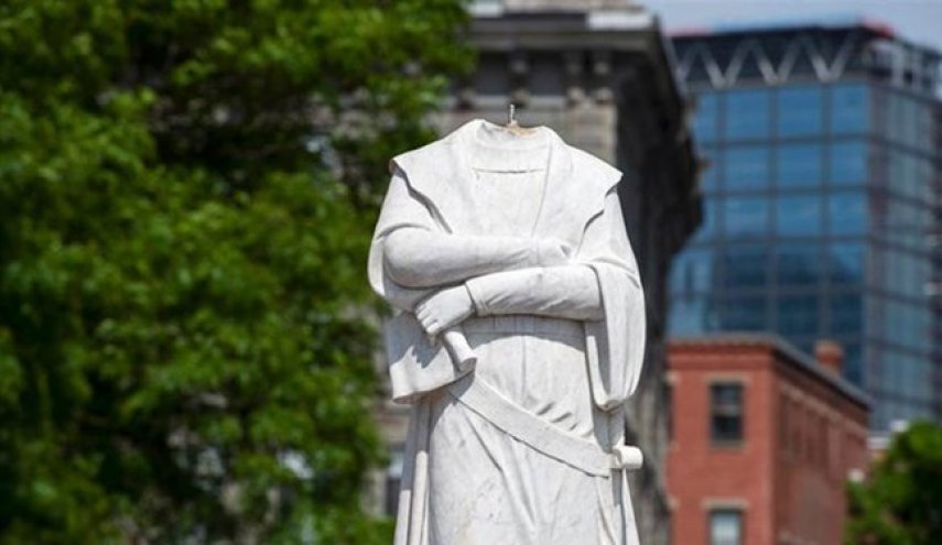 معترضان به تبعیض نژادی سر مجسمه «کاشف آمریکا» را در بوستون قطع کردند
