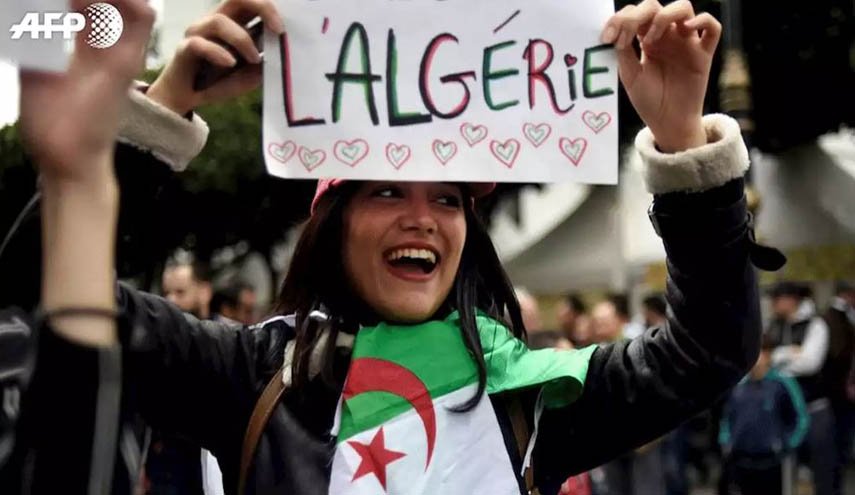 شرطة الجزائر تمنع تجمعا مناصرا للحراك وتوقف متظاهرين