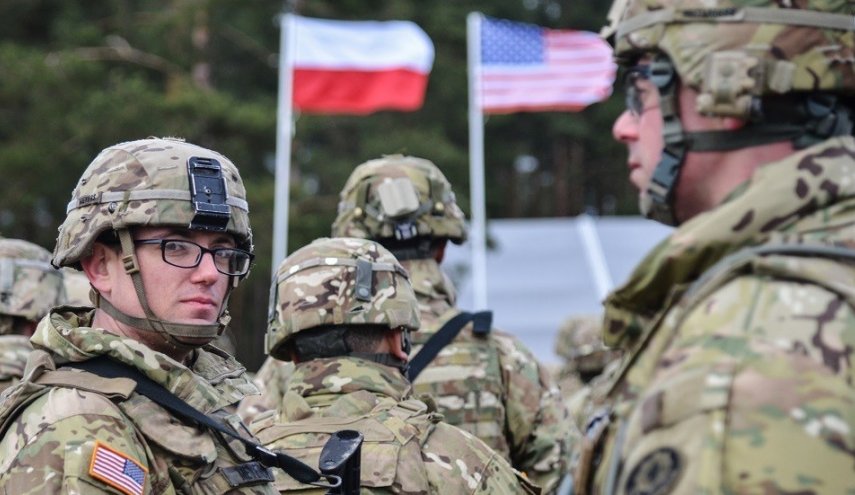 بولندا تنفي علمها بأي مفاوضات حول نشر أسلحة نووية أمريكية في أراضيها