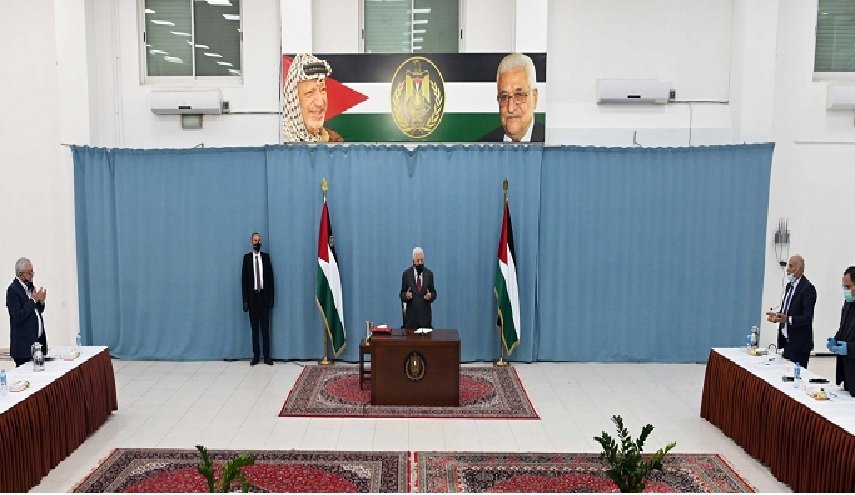مركزية فتح تؤكد رفض كل مخططات تصفية القضية الفلسطينية