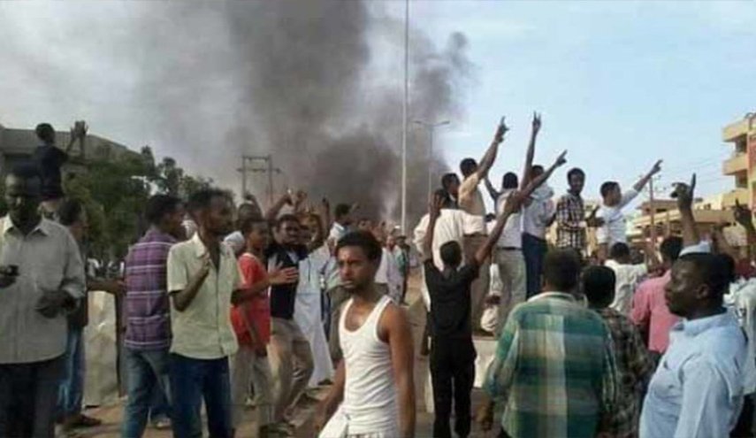 الأمن السوداني يفرق تظاهرات في عطبرة بالقوة