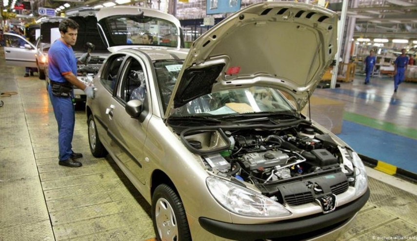 مصانع السيارات في ايران تنتج اكثر من 200 الف سيارة