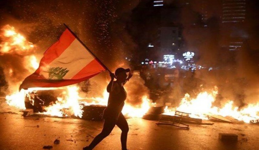 درگیری نیروهای امنیتی با تظاهرکنندگان لبنانی در بیروت/ فراخوان معترضان برای نافرمانی مدنی