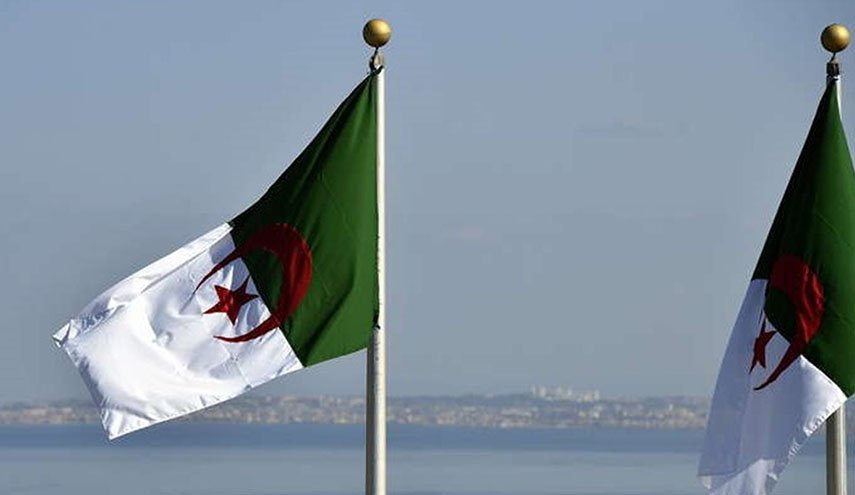 عفو رئاسي عن 5000 سجين بالجزائر