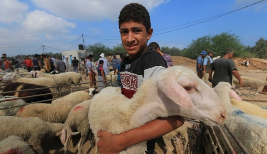 فلكيا.. أول دولة عربية تعلن رسميا موعد عيد الأضحى
