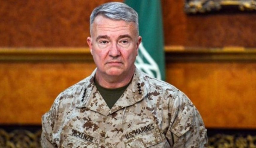 ملاقات فرمانده تروریست های سنتکام با فرمانده شبه نظامیان کٌرد مورد حمایت آمریکا
