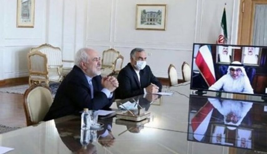 ظريف ونظيره الكويتي يبحثان عددا من الملفات الاقليمية 