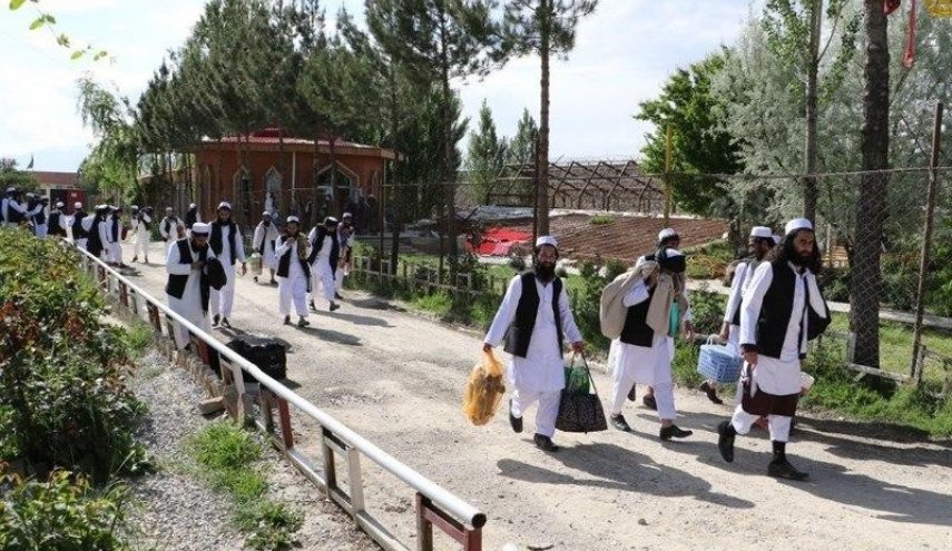 حكومة أفغانستان تفرج عن 50 من معتقلي 