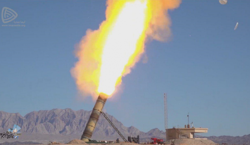 صاروخ باليستي جديد للحرس الثوري بمنصة اطلاق مميزة + صور