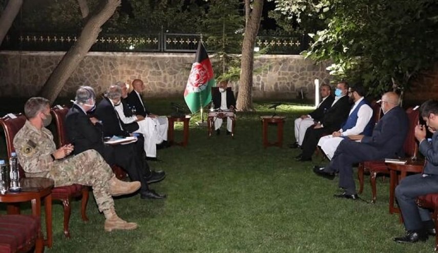 دیدار نماینده آمریکا با مقامات افغانستان در کابل 
