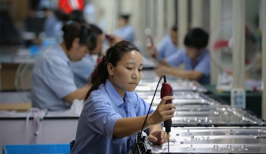 مصانع الصين تحقق نموا في يوليو لم تحققه خلال 10 سنوات