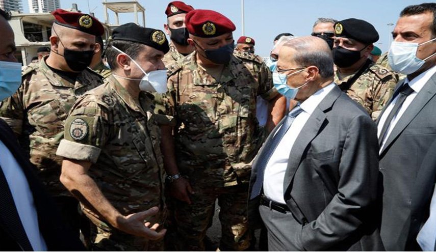شاهد بالصور.. الرئيس اللبناني يتفقد ميناء بيروت