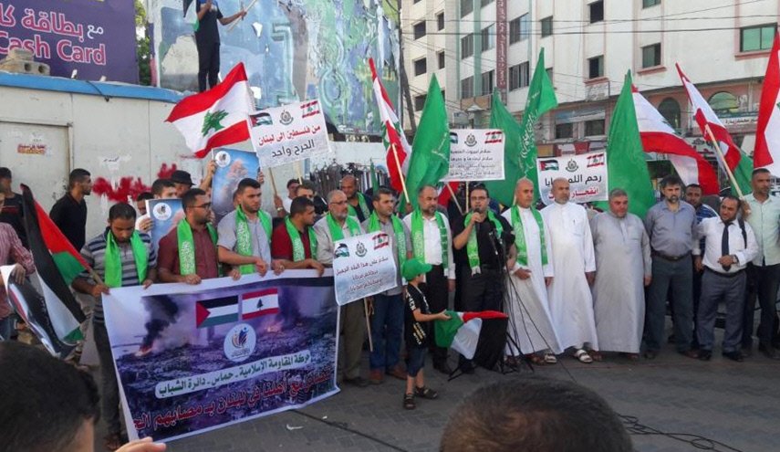 اهالي غزة ينظمون وقفة تضامنية مع الشعب اللبناني 