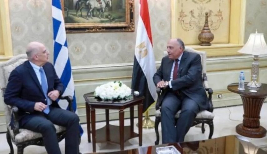 مصر واليونان يوقعان اتفاقية ترسيم الحدود وتركيا ترد..
