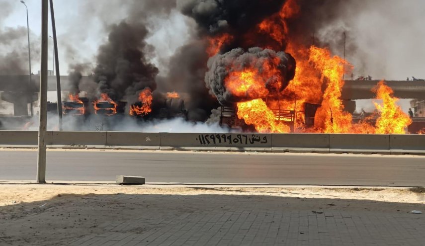 إصابة شخصين وتفحم 7 سيارات جراء حريق ضخم بمصر+صور