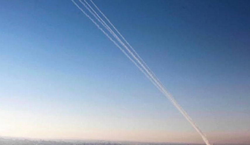 حماس تطلق صواريخ تجريبية.. ماذا حملت من رسائل؟