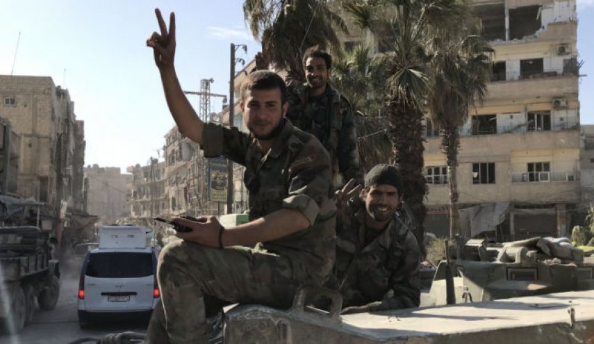 الجيش السوري يحرر عددا من الاسرى لدى التنظيمات الارهابية 