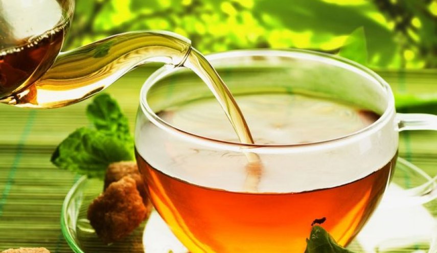 دراسة علمية تحسم الجدل حول أهمية تناول الشاي الساخن في الجو الحار