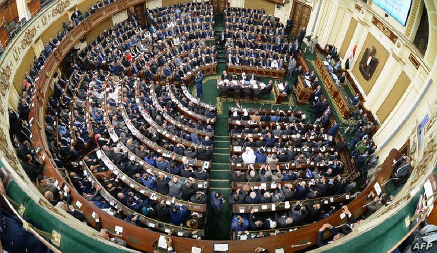 البرلمان المصري يوافق على تعديل قانون الشهر العقاري