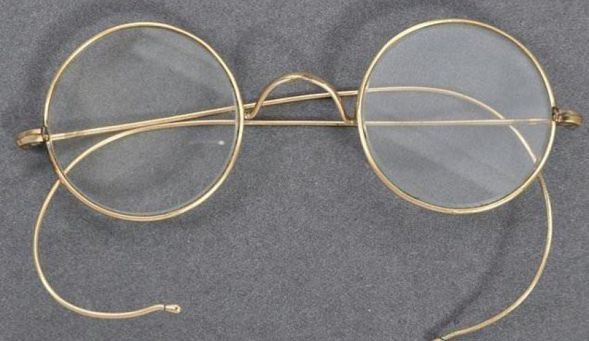 عینک مشهور گاندی در انگلیس فروخته شد