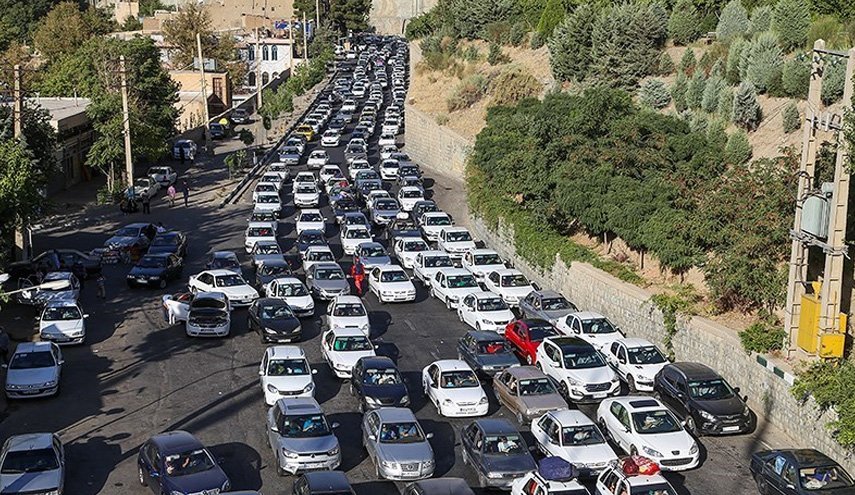 ترافیک پرحجم در مسیر شمال به جنوب هراز و کرج-چالوس/ سکوت وزیر بهداشت در برابر یک فاجعه