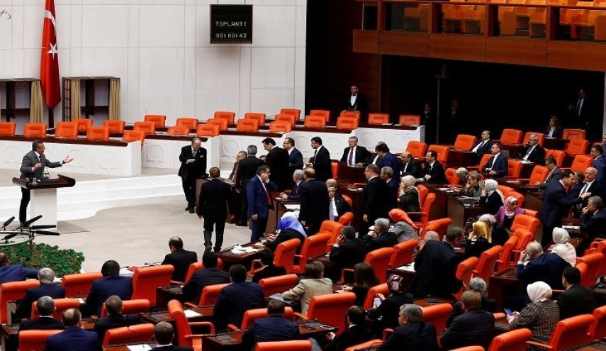 أول وفاة بكورونا في البرلمان التركي