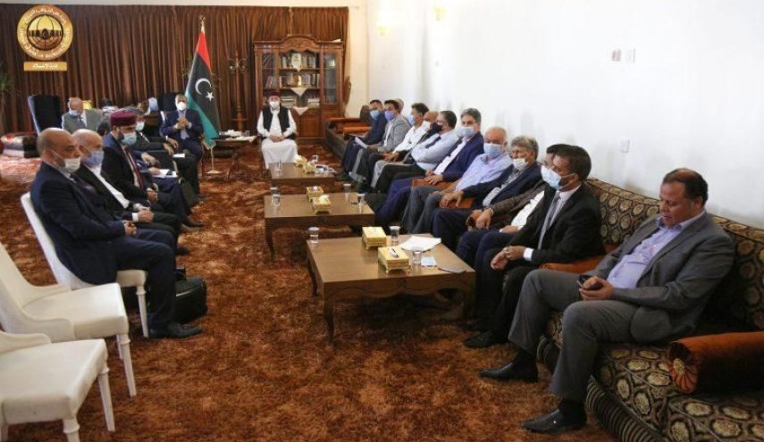 الحكومة الليبية برئاسة عبد الله الثني تتقدم باستقالتها لرئيس مجلس النواب