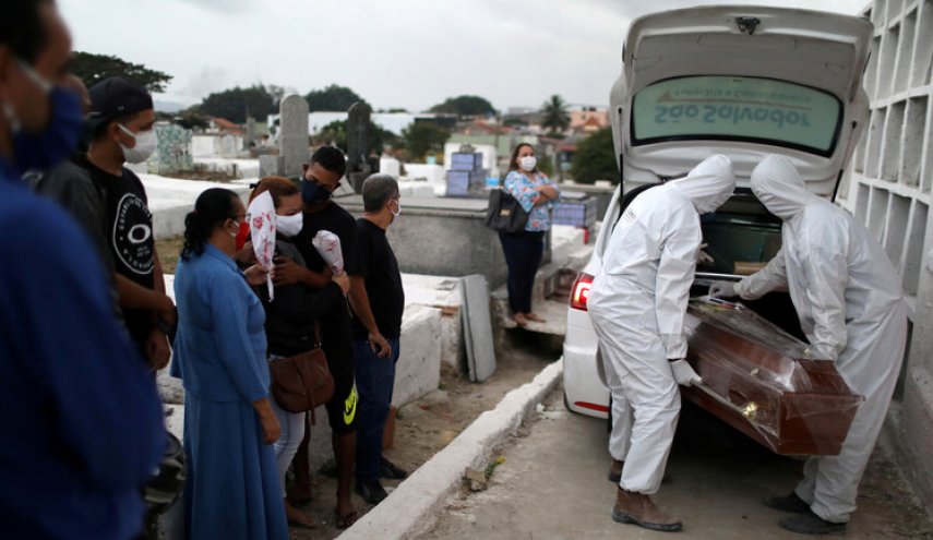 وفيات كوورنا في العالم تقترب من 930 ألفا