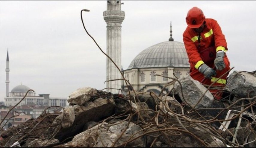 عالم تركي يتوقع حدوث زلزال كبير في البلاد