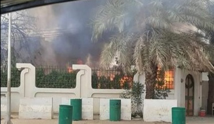 أول رد سعودي على حريق سفارتها بالسودان