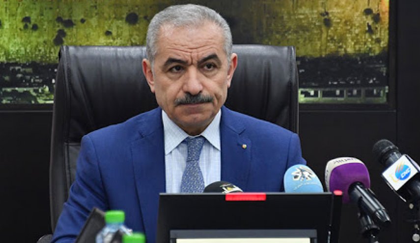 اشتية يوجه بشراء لقاح كورونا وإرسال 20 ألف مسحة إلى غزة