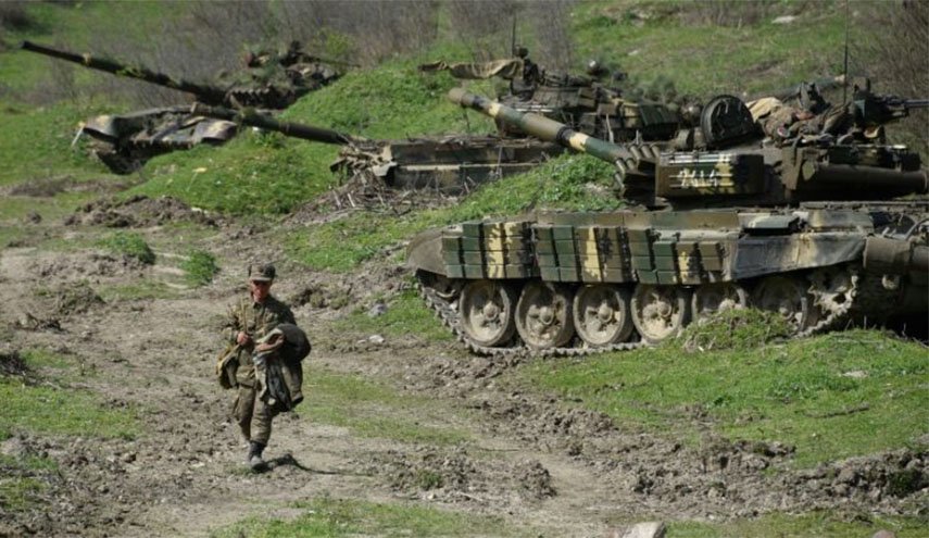 أذربيجان تعلن تدمير 10 دبابات للقوات الأرمنية في قره باغ