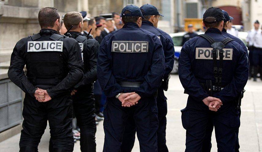 اطلاق نار في باريس واصابة شرطيين