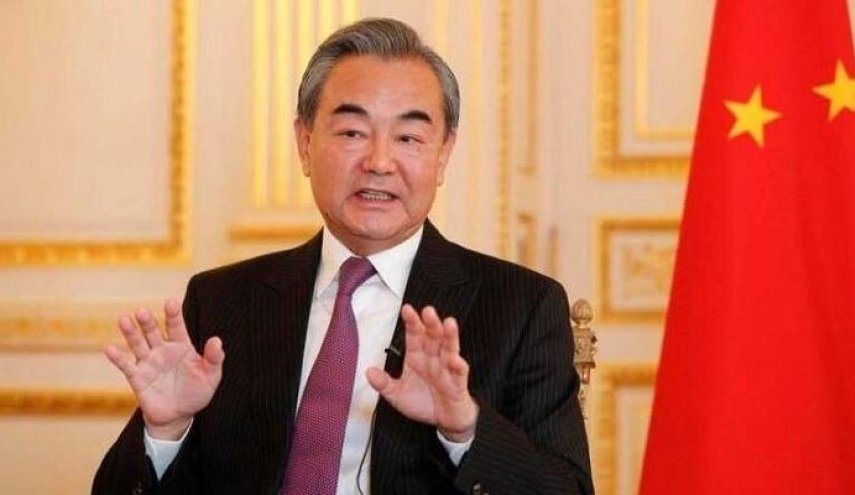 وزير الخارجية الصيني يؤكد على ضرورة  تعزيز التعاون مع إيران