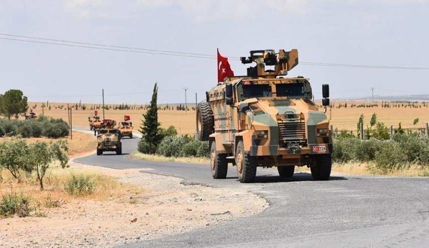 تركيا ترسل رتلا عسكريا يضم 45 آلية الى ادلب السورية