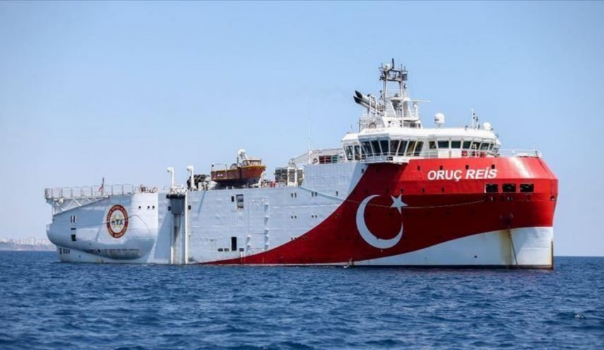 تركيا تمدد مهمة سفينتها للتنقيب عن الغاز في شرق المتوسط 