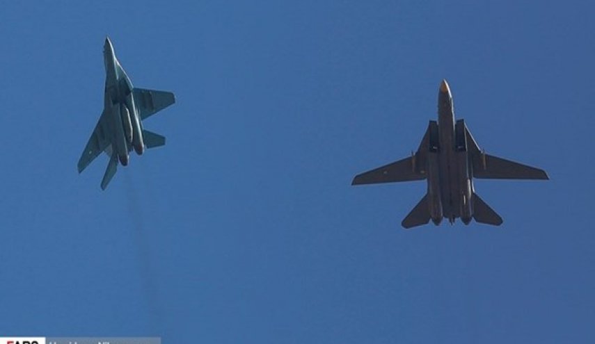 معركة جوية لمقاتلات F-14 وميغ 29 في مناورات القوة الجوية الايرانية