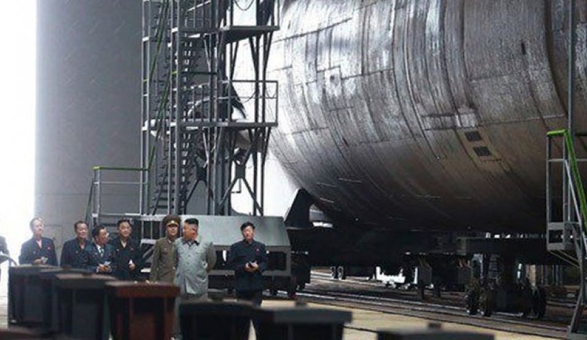 یونهاپ: کره شمالی دو زیردریایی با قابلیت شلیک موشک بالستیک می‌سازد
