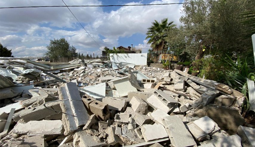 الاحتلال يهدم منزلا شمالي القدس