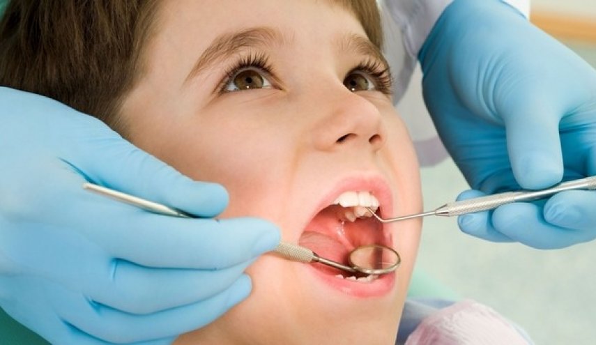 طبيب أسنان سوري يعالج المحتاجين مجانا

