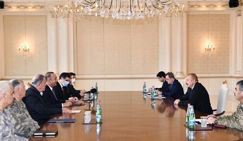 الرئيس الأذربيجاني يجري مباحثات مع وزيري الخارجية والدفاع التركيين 
