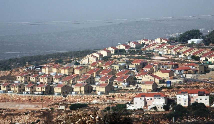 حماس: الاتفاق على شرعنة البؤر الاستيطانية يعكس عنصرية حكومة الاحتلال