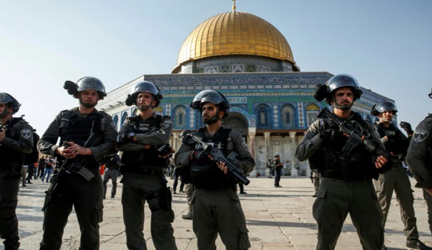قوات الاحتلال تعتقل 5 مواطنين في القدس والخليل