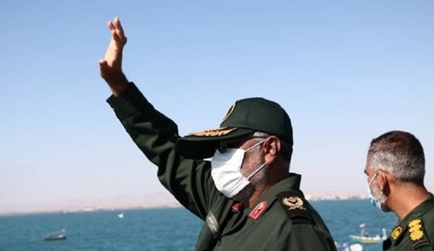 شاهد..استعراض بحري لألف قارب ايراني وتنكسيري يؤكد انها رسالة سلام