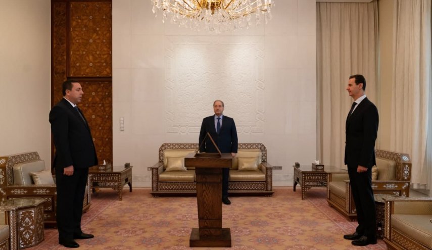 ديوب يؤدي اليمين أمام الرئيس السوري سفيرا لبلاده لدى إيران 