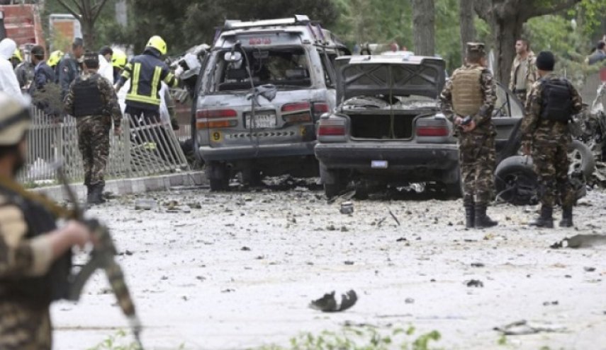 إصابة 4 أشخاص بينهم مسؤول أفغاني بارز بهجوم انتحاري!