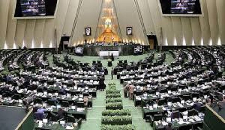 البرلمان الايراني يفوض الرئيس روحاني تطبيق قانون المبادرة الاستراتيجية