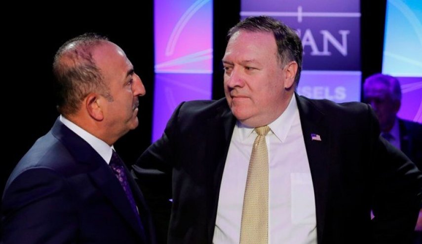 نقاش حاد بين وزير خارجية أمريكا ونظيره التركي خلال اجتماع للناتو
