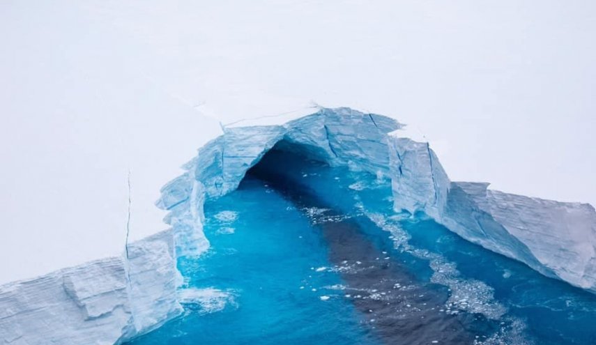 بزرگترین کوه یخی جهان در مسیر برخورد با پناهگاه حیات‌وحش